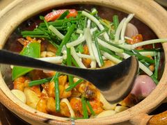 啫啫土鸡煲-荣小馆(杭州大厦店)