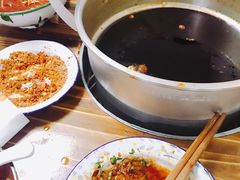 -咏勝锑锅麻辣烫(净居寺路总店)