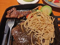 -豪客嘉族·麦尼顿西餐厅(乐福天下店)