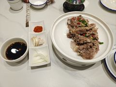 -民族手抓羊肉馆·滩羊手抓·烤全羊