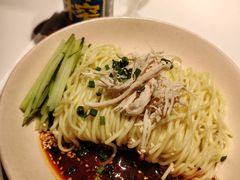 鸡丝凉面-麻六记(新天地店)