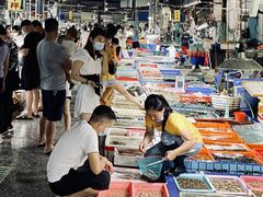 -霞涌市场海鲜摆卖区
