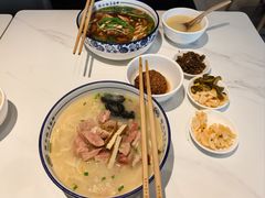 -镇南锅盖面馆(解放路店)