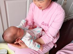 -爱贝尔高端月嫂(母婴护理)