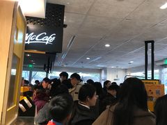 等位区-麦当劳(塔园路店)