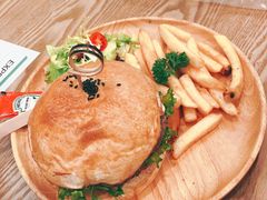 芝心手打牛肉堡-龙治汉堡(中华城店)