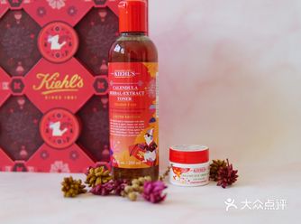 保湿的同时能够调节油脂分泌