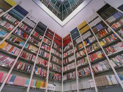 -钟书阁(松江泰晤士小镇店)