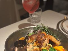-Mogul Eatery·大亨餐酒馆