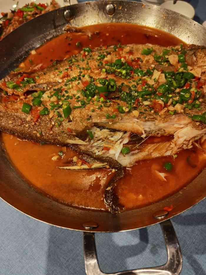 「东江脆脘鱼」它们店的招牌鱼,这是一家开了几年的饭店了,今天跟同事