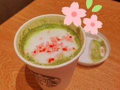 樱花草莓茶拿铁-星巴克(广州番禺钻汇广场分店)