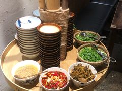 酸辣椒铜锅米线-都氏二当家(九方店)