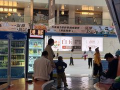 -冰纷万象滑冰场(赣州华润万象城店)