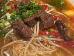-粉八·云南米线·建水烧烤(常熟路店)