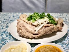 新疆手抓肉-巴扎美食·新疆菜·西域歌舞表演餐厅(新疆大厦店)