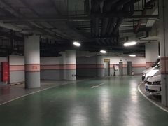 -绿洲中环中心-停车场