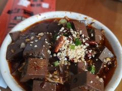 土冒血旺-炉小二铜锅牛蛙•川湘菜(三里屯店)