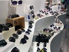 -宏宇眼镜蔡司依视路折扣店(兆佳眼镜城店)