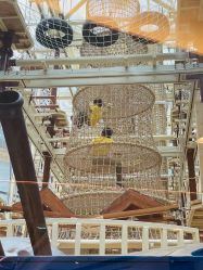 -PIPIKINGDOM皮皮王国欢乐号(欢乐海岸购物中心店)