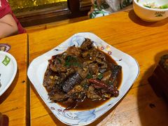 -临江餐馆二楼美食部落