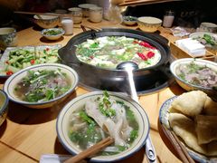 -大众跷脚牛肉馆·非遗传承单位(峨眉山店)