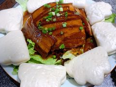 家常扣肉-华盛园卷子王农家菜水库鱼