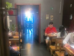 -万记麻辣烫国展总店