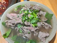 -大众跷脚牛肉馆·非遗传承单位(峨眉山店)