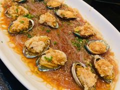 蒜蓉粉丝蒸小鲍鱼-新南华大酒店(长寿店)