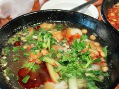 -爆炸头阿姨小四川正宗川味小吃(无任何分店)