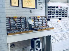 -诺柯视眼镜-蔡司依视路官方工厂店(淞南一店)
