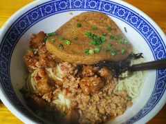 辣肉面-沪西老弄堂面馆(定西路店)