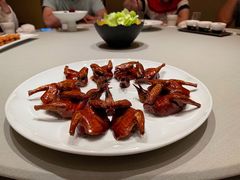 脆皮妙龄鸽-新荣记(新源南路店)