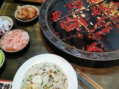 -渝嘴小老弟老火锅(华新村店)