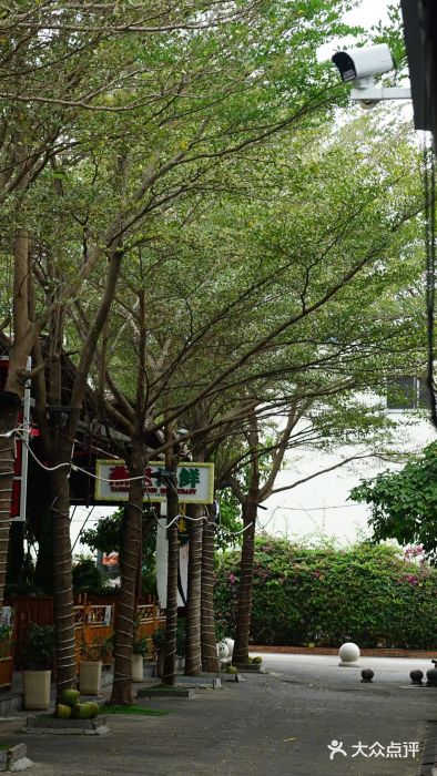 三亚火车头万人海鲜广场图片