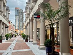 -佛罗伦萨小镇广佛名品奥特莱斯(疏港路店)