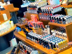 -LOL原创生活概念店(K11购物艺术中心店)