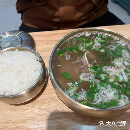 金阿迈朝鲜族汤饭馆(二七店)