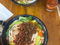 -丽虹云南过桥米线(兴工街店)