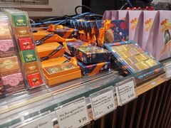 -VENCHI 闻绮(上海佛罗伦萨小镇店)