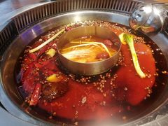 -城墙拐拐火锅(三峡广场黑金冠店)