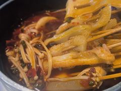 -路边边地标烧烤·川菜·小龙虾·音乐酒馆(良乡长虹店)