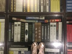 -钟书阁(松江泰晤士小镇店)