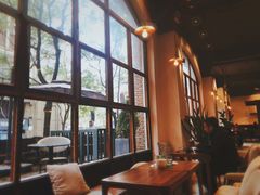 靠窗位-VESH COFFEE(定西路店)