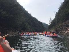 -安吉龙王山峡谷漂流