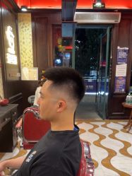 -东方先生国潮男士理发馆