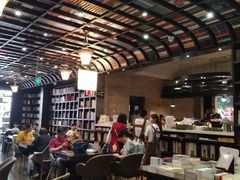 -钟书阁(松江泰晤士小镇店)