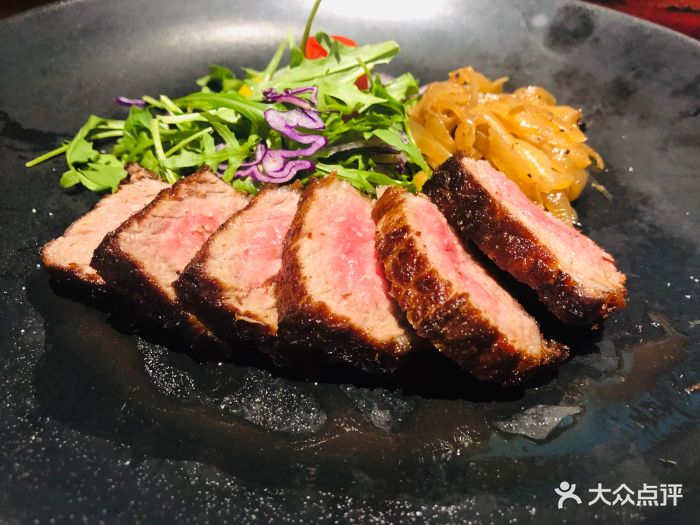 西堤牛排(中山公园龙之梦店)西冷黄金分割牛排图片