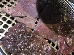 牛肉-唯成•韩国炭火烤肉 유성고기