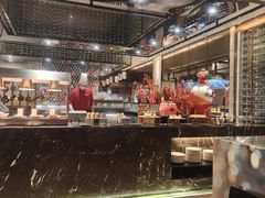 -广州万富希尔顿酒店·感趣自助餐厅·金秋蟹宴生蚝海鲜刺身